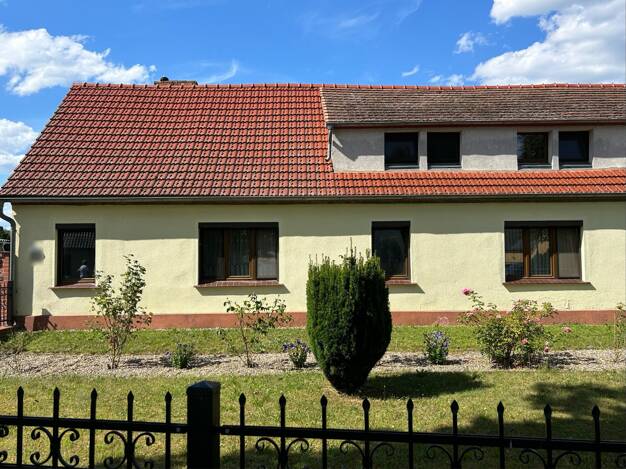 Doppelhaushälfte zum Kauf 140.000 € 5 Zimmer 93 m² 3.404 m² Grundstück Görsdorf Dahmetal 15936
