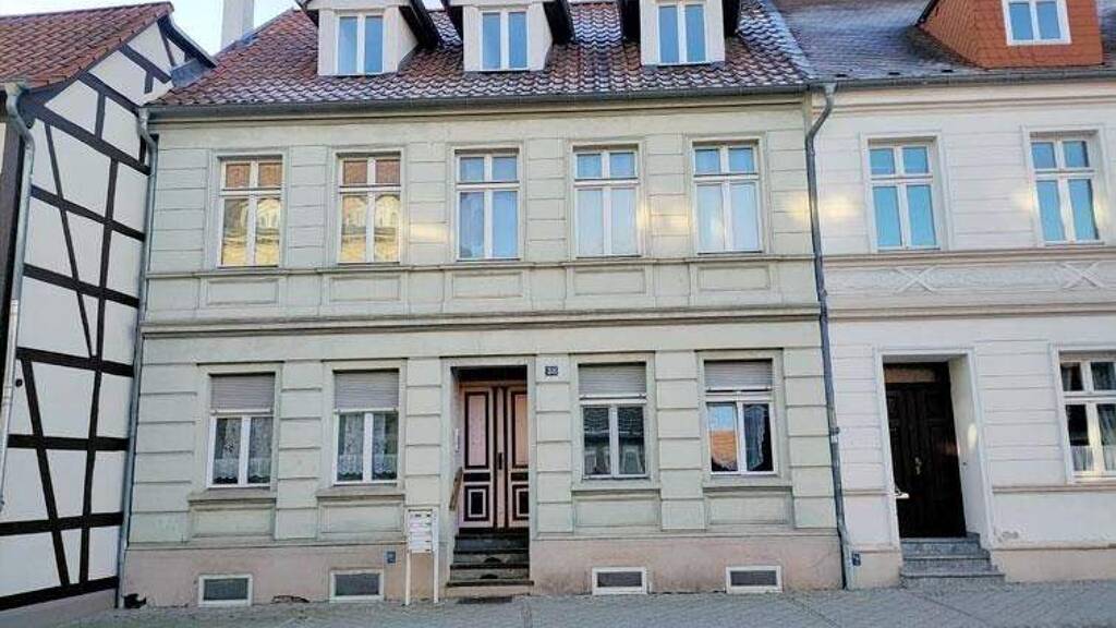 Wohnung zur Miete 315 € 2 Zimmer 45 m² 1. Geschoss frei ab sofort Stendal 39576