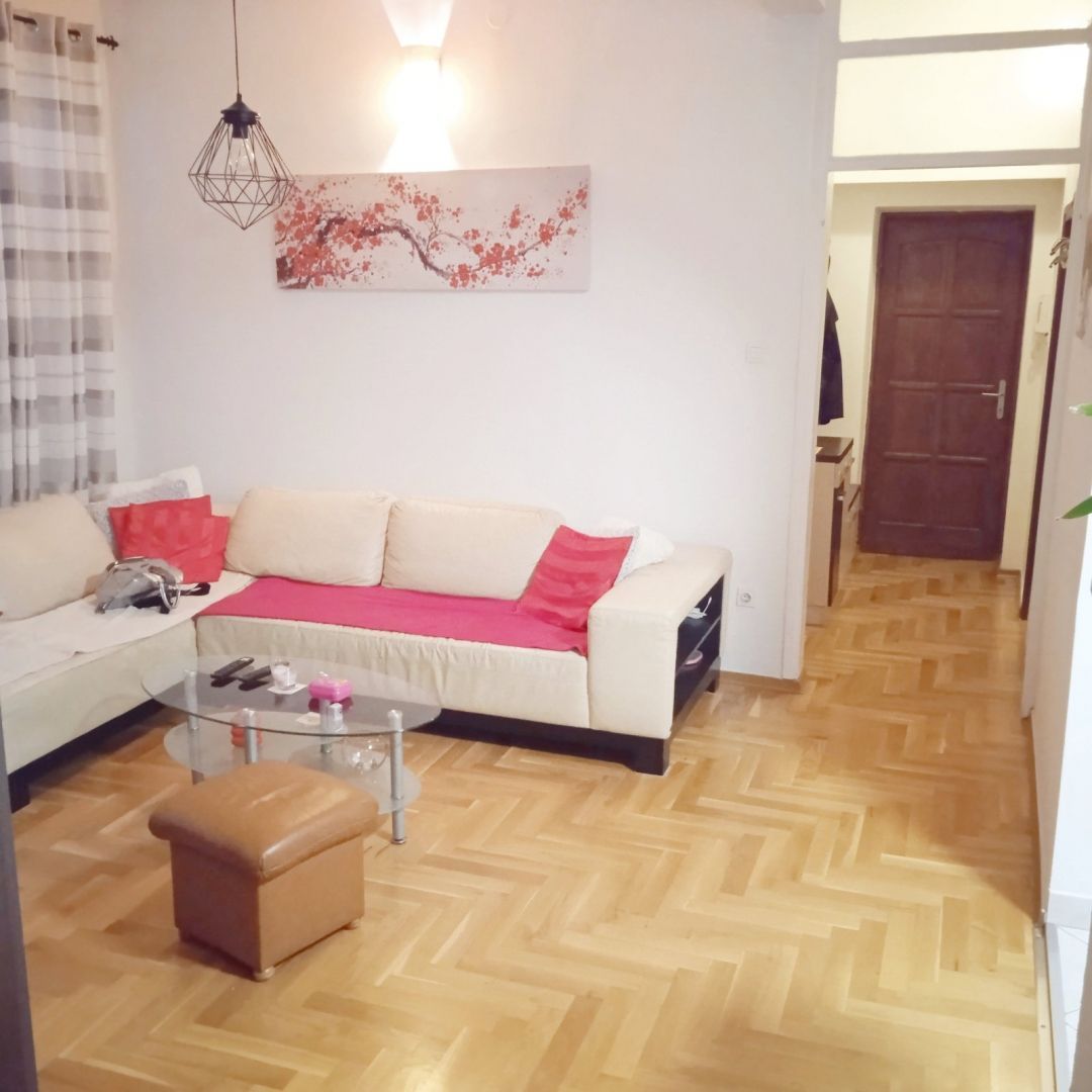 Wohnung zum Kauf 290.000 € 5 Zimmer 135 m²<br/>Wohnfläche 1.<br/>Geschoss Center