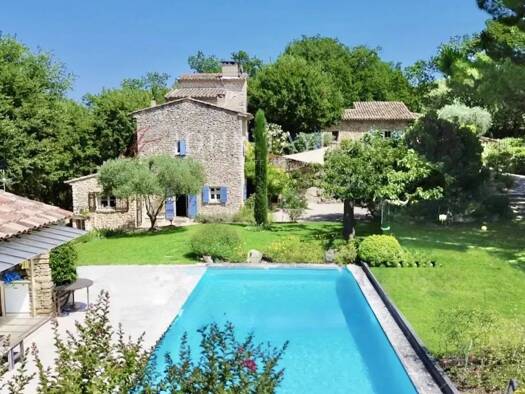Einfamilienhaus zum Kauf provisionsfrei 2.250.000 € 8 Zimmer 220 m² 10.147 m² Grundstück Gordes 84220