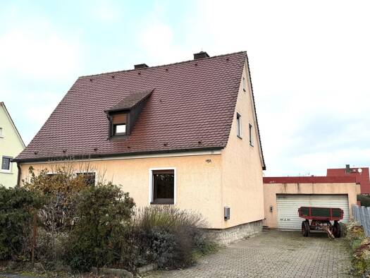 Einfamilienhaus zum Kauf 349.000 € 4 Zimmer 95 m² 710 m² Grundstück frei ab sofort Kitzingen 97318