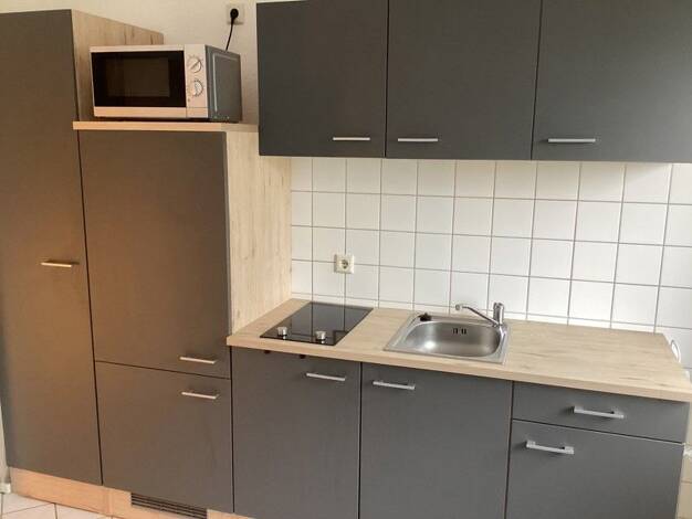 Wohnung zur Miete 349 € 2 Zimmer 52,9 m² 4. Geschoss frei ab 01.11.2026 Raiffeisenstraße 21 Leipziger Str. Magdeburg 39112