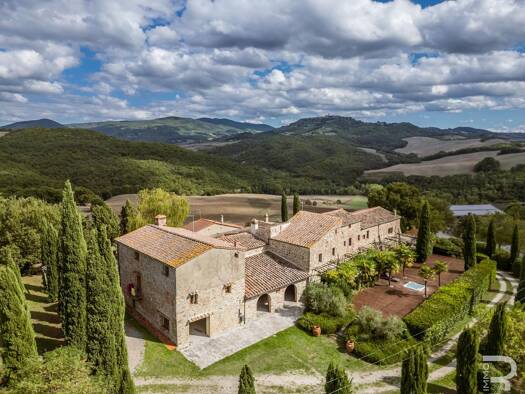 Haus zum Kauf 5.000.000 € 15 Zimmer 2.200 m² 20.000 m² Grundstück frei ab sofort Radicondoli