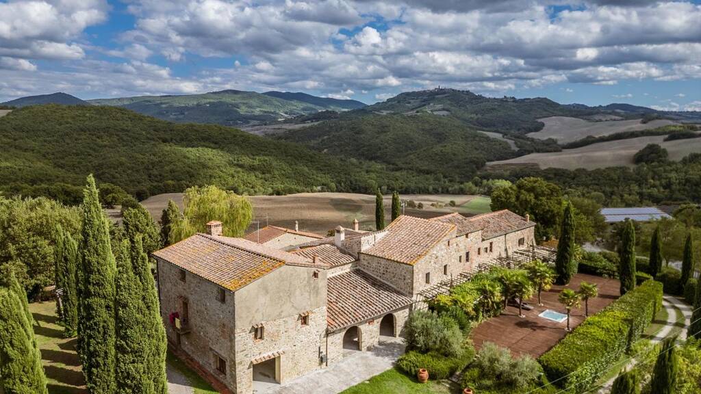 Haus zum Kauf 5.000.000 € 15 Zimmer 2.200 m² 20.000 m² Grundstück frei ab sofort Radicondoli