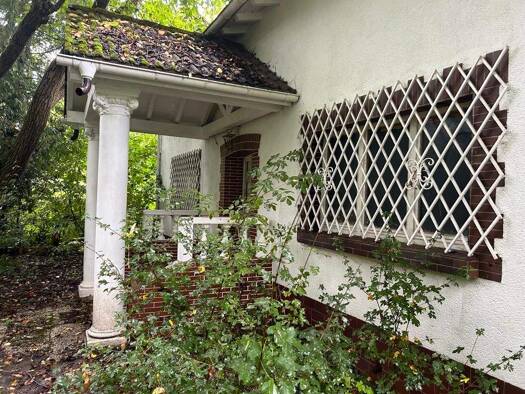 Mehrfamilienhaus zum Kauf 1.850.000 € 14 Zimmer 320 m² 2.300 m² Grundstück Frankfurt am Main 65936