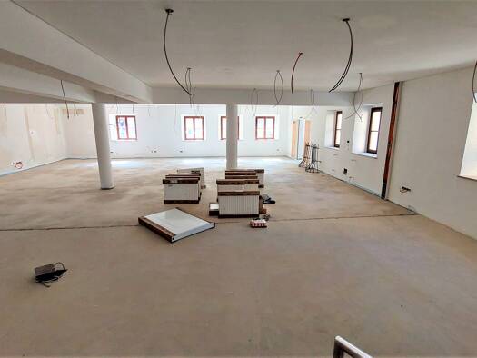 Bürofläche zur Miete 5 Zimmer 320 m² Bürofläche teilbar von 10 m² bis 180 m² Schlörplatz Weiden Weiden in der Oberpfalz 92637