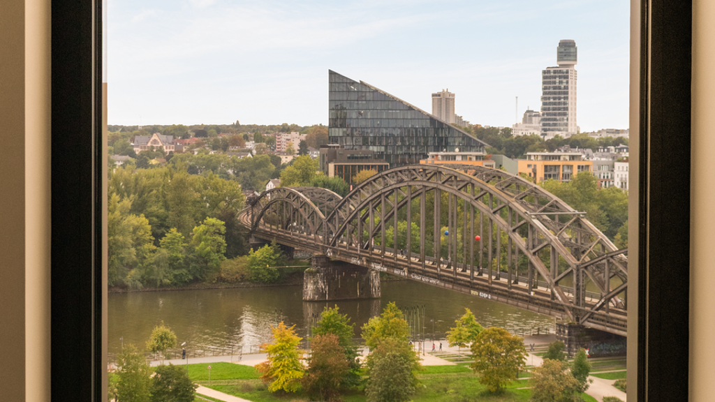 Wohnung zur Miete - Erstbezug 2.680 € 2 Zimmer 69,5 m² 8. Geschoss Ostend Frankfurt am Main 60314