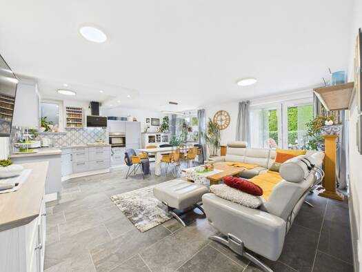 Wohnung zur Miete 820 € 2 Zimmer 72,1 m² EG frei ab 01.10.2026 Neubrunn Neubrunn 97277