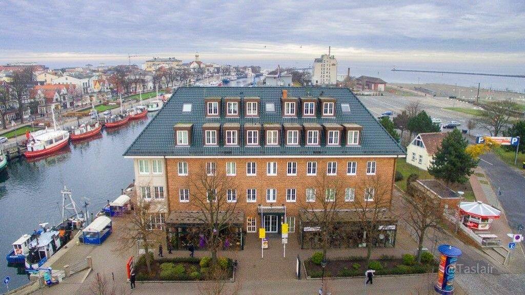Bürofläche zur Miete 2.230 € 6 Zimmer 144 m² Bürofläche teilbar ab 144 m² Seebad Warnemünde Rostock 18119