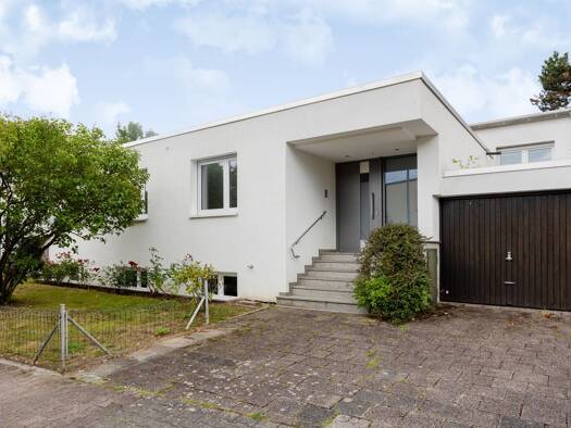Bungalow zum Kauf 1.200.000 € 9 Zimmer 274,1 m² 630 m² Grundstück Praunheim Frankfurt am Main 60439