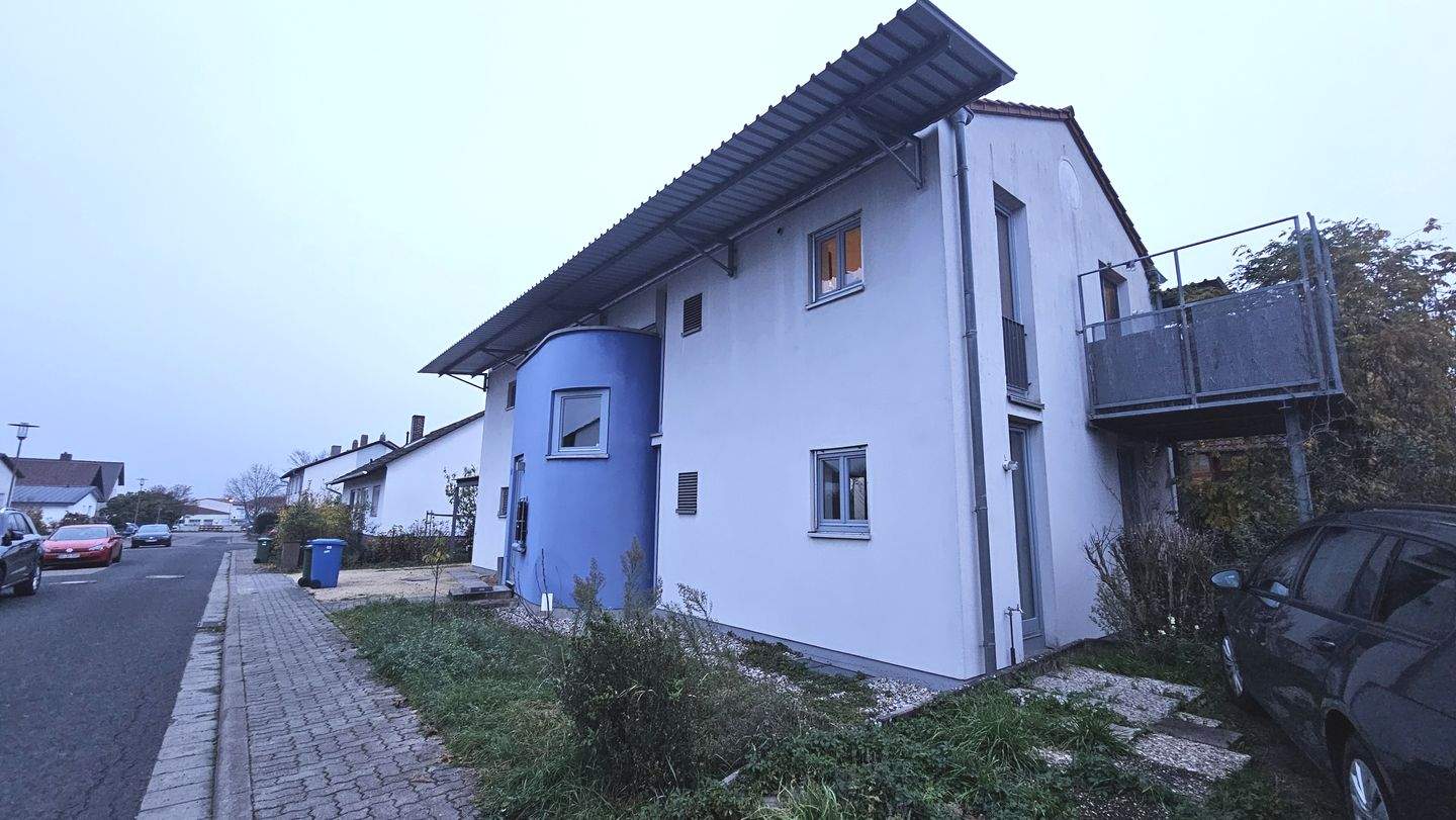 Immobilie in Wachenheim an der Weinstraße - Modernes Architekten Zweifamilienhaus in bester Lage ! - Bild 1