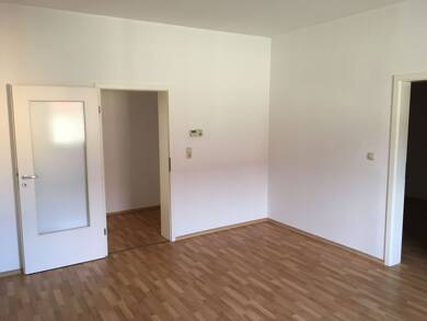 Wohnung zur Miete 650 € 3,5 Zimmer 90 m² Geschoss 2/4 frei ab 01.07.2025 Innenstadt - West Schweinfurt 97421