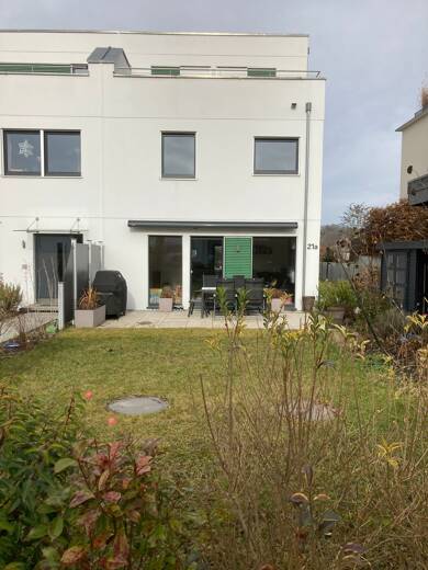 Haus zur Miete 2.300 € 4,5 Zimmer 149 m² 434 m² Grundstück frei ab 01.08.2025 Stetten Lörrach 79540
