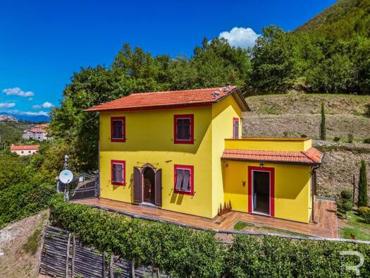 Villa zum Kauf 295.000 € 2 Zimmer 120 m² 5.000 m² Grundstück Fivizzano 54013