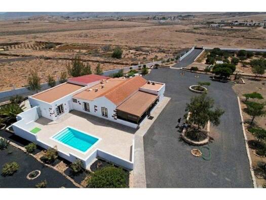 Chalet zum Kauf 545.000 € 5 Zimmer 266 m² 10.123 m² Grundstück Puerto del Rosario 35611