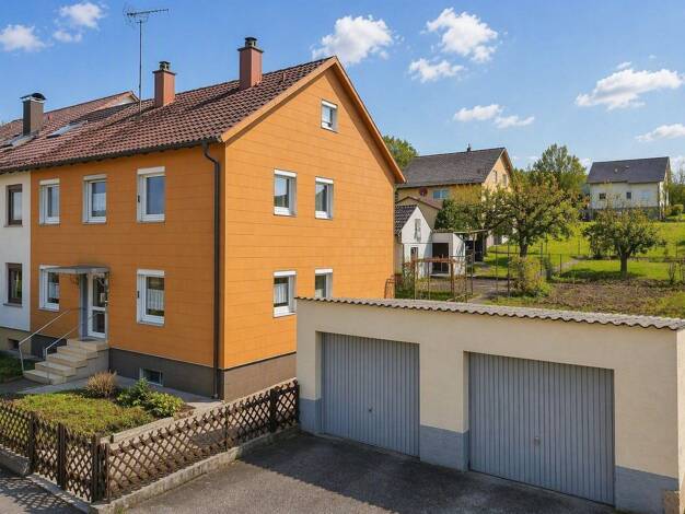 Mehrfamilienhaus zum Kauf 375.000 € 8 Zimmer 112 m² 745 m² Grundstück frei ab sofort Hof und Lembach Großbottwar 71723