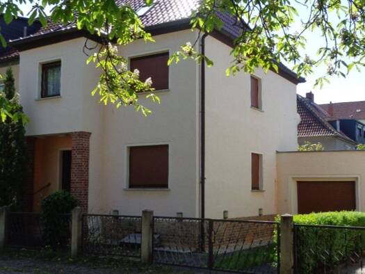 Haus zum Kauf 195.000 € 4 Zimmer 103 m² 310 m² Grundstück frei ab sofort Naumburg Naumburg (Saale) 06618