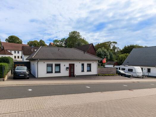 Haus zum Kauf 348.000 € 3 Zimmer 90,8 m² 498 m² Grundstück Fürstenberg Bad Wünnenberg 33181