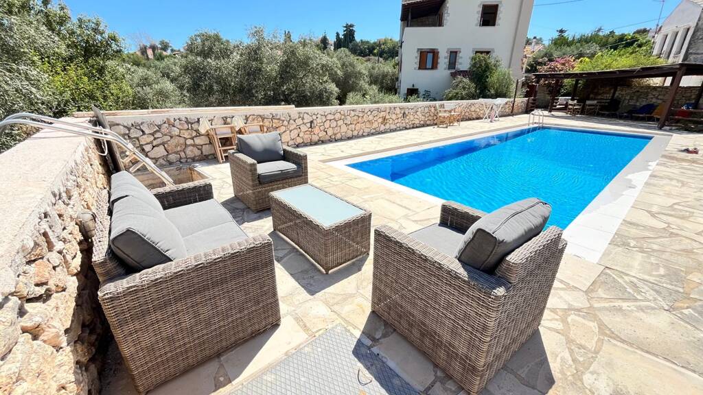 Haus zum Kauf 600.000 € 6 Zimmer 270 m² 600 m² Grundstück Vamos 73008