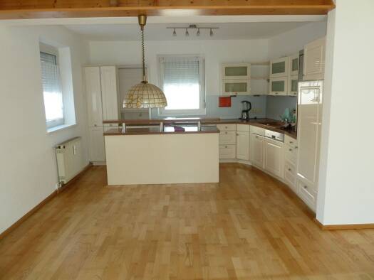 Wohnung zum Kauf 170.000 € 2 Zimmer 76 m² EG frei ab sofort Hermann-Löns-Straße Burghausen 84489