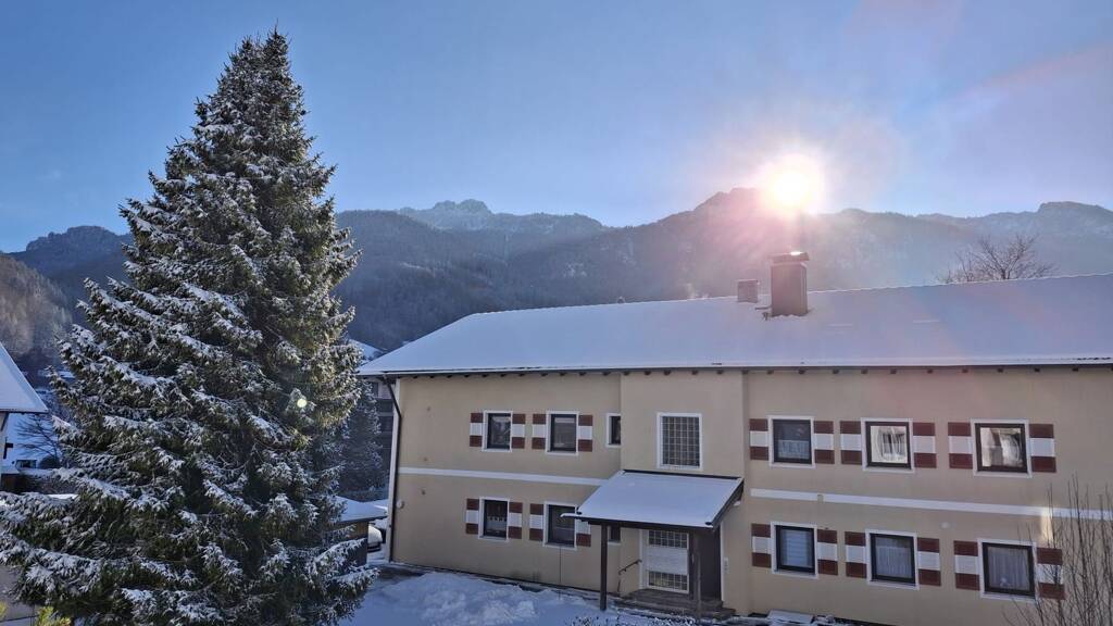 Wohnung zur Miete 1.100 € 3 Zimmer 85 m² Geschoss 1/2 frei ab 01.04.2026 Sonnwendstraße 9 Aschau Aschau im Chiemgau 83229