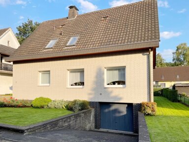 Mehrfamilienhaus zum Kauf provisionsfrei 398.000 € 8 Zimmer 167,5 m² 624 m² Grundstück frei ab sofort Rosaueler Weg 7 Wahlscheid Lohmar 53797