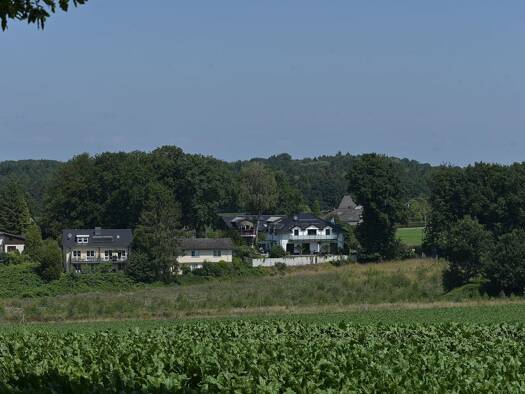 Einfamilienhaus zur Miete 1.950 € 5 Zimmer 190 m² 470 m² Grundstück frei ab 01.07.2026 Am Rosengarten 6 Vahrendorf Rosengarten 21224