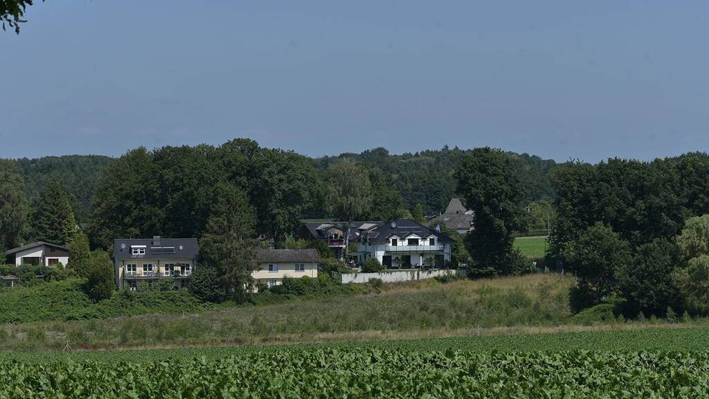 Einfamilienhaus zur Miete 1.950 € 5 Zimmer 190 m² 470 m² Grundstück frei ab 01.07.2026 Am Rosengarten 6 Vahrendorf Rosengarten 21224