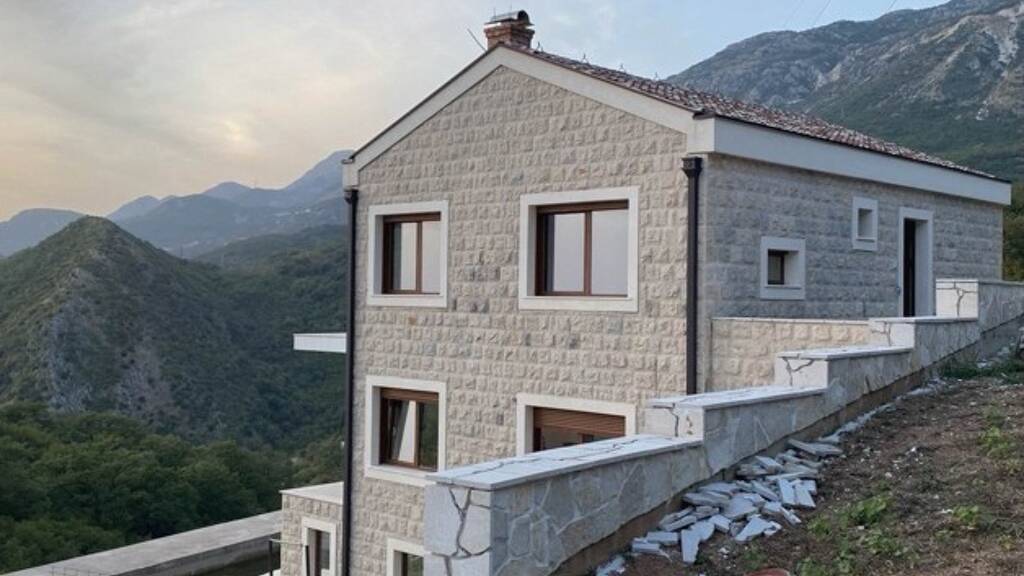 Einfamilienhaus zum Kauf 560.000 € 7 Zimmer 400 m² 509 m² Grundstück Budva 95319