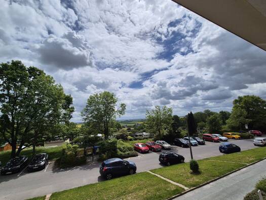 Wohnung zur Miete 252 € 2 Zimmer 41,4 m² 2. Geschoss frei ab sofort Ringstraße 11 Hohenstein-Ernstthal 09337