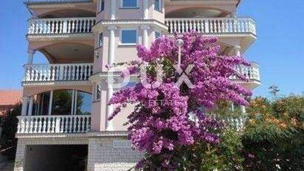 Haus zum Kauf 1.150.000 € 15 Zimmer 570 m² Vir