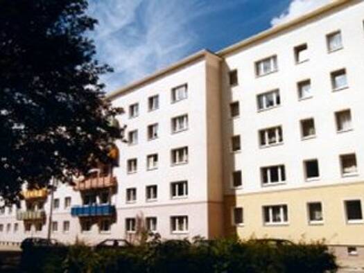 Wohnung zur Miete 148 € 1 Zimmer 10 m² 4. Geschoss Enzianstraße 2, 4.Etage re.,WG-Zi2 Innenstadt Gera 07545