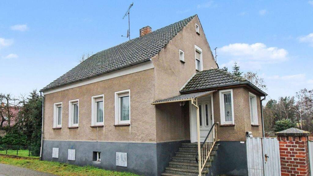 Einfamilienhaus zum Kauf 185.000 € 4,5 Zimmer 100,1 m² 955,1 m² Grundstück Hoppegarten b Müncheberg Müncheberg 15374