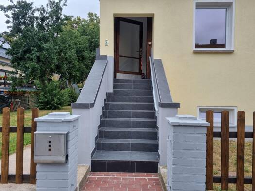Einfamilienhaus zum Kauf provisionsfrei 296.000 € 6 Zimmer 151 m² 702 m² Grundstück frei ab sofort Straße des Aufbaus 3 Frohburg Frohburg 04654