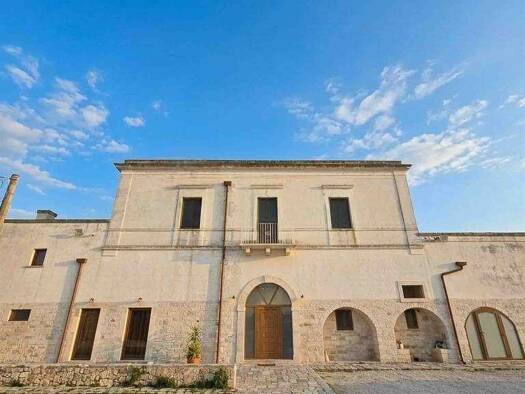 Haus zum Kauf 2.500.000 € 3.500 m² Mottola 74017
