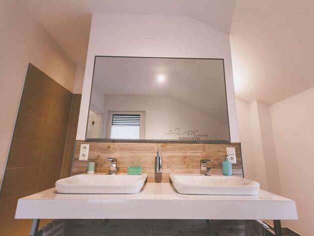 Einfamilienhaus zum Kauf provisionsfrei 385.000 € 6 Zimmer 232 m² 500 m² Grundstück Südvorstadt Plauen 08527