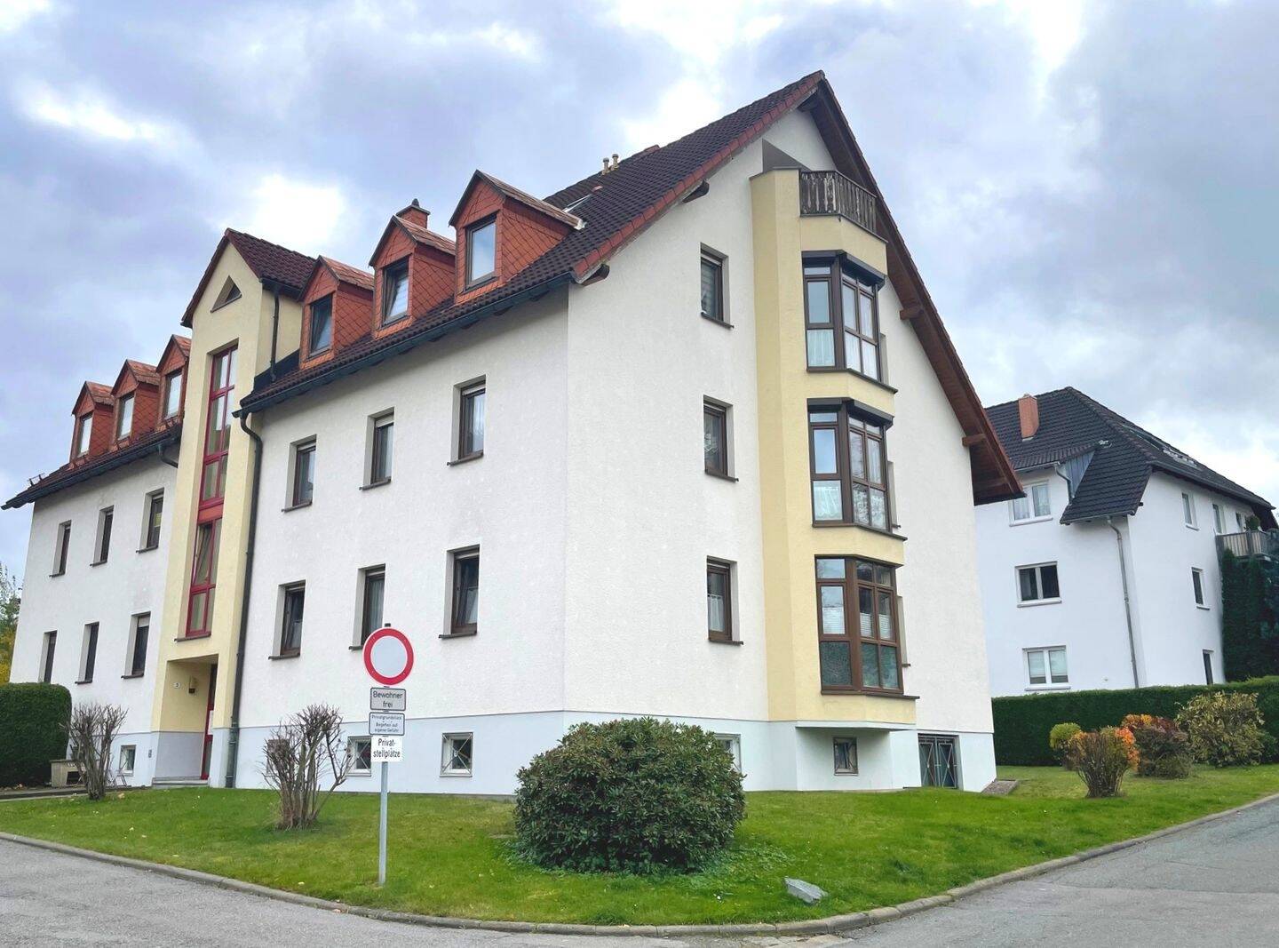 Immobilie in Neukirchen/Erzgebirge - Hier will man wohnen – Maisonette für Eigennutzer mit spektakulärem Fernblick und Wohlfühlgarantie - Bild 1