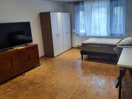 WG-Zimmer zur Miete auf Zeit 630 € 24 m² frei ab 27.11.2026 Seyfferstraße West West 70193