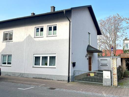 Doppelhaushälfte zum Kauf provisionsfrei 273.000 € 5 Zimmer 112 m² 215 m² Grundstück frei ab sofort Neuenburg Neuenburg am Rhein 79395