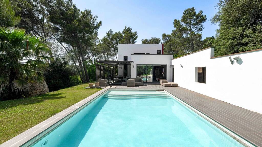 Einfamilienhaus zum Kauf 995.000 € 8 Zimmer 192 m² 3.001 m² Grundstück Aérodrome NIMES 30000