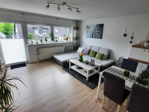 Wohnung zur Miete 490 € 2,5 Zimmer 65 m² Geschoss 2/3 frei ab sofort Borbeck-Mitte Essen 45355