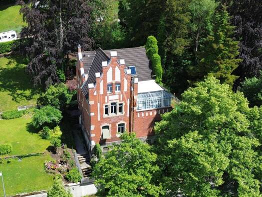 Einfamilienhaus zum Kauf 379.000 € 10 Zimmer 208 m² 1.318 m² Grundstück Tailfingen Albstadt 72461