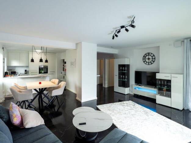 Wohnung zur Miete 2.135 € 3 Zimmer 90 m² Geschoss 1/2 frei ab 01.09.2025 Bad Soden Bad Soden 65812