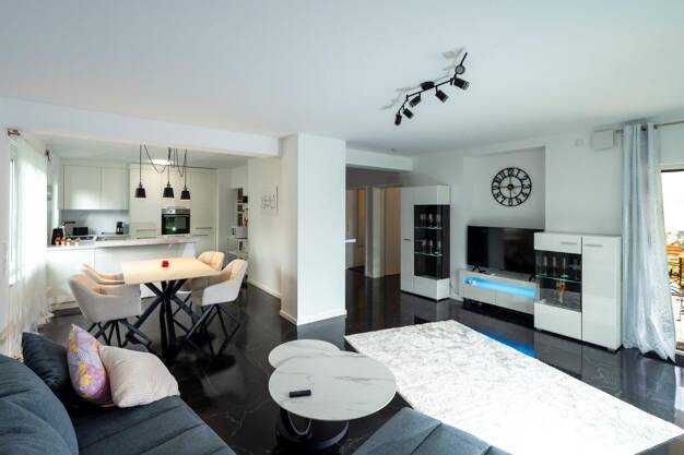Wohnung zur Miete 2.135 € 3 Zimmer 90 m² Geschoss 1/2 frei ab 01.09.2025 Bad Soden Bad Soden 65812