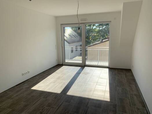 Maisonette zur Miete 1.680 € 5 Zimmer 116,9 m² Geschoss 2/3 frei ab 01.09.2026 Langenzenn 90579