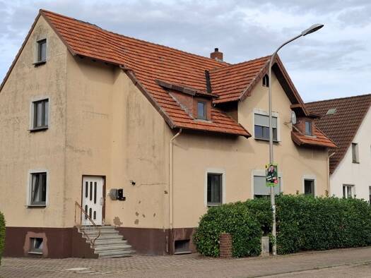 Mehrfamilienhaus zum Kauf 225.000 € 6 Zimmer 216 m² 715 m² Grundstück frei ab sofort Röcke Bückeburg 31675