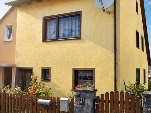 Doppelhaushälfte zum Kauf provisionsfrei 219.000 € 4 Zimmer 98 m² Am Frauenholz 21 Marktredwitz 95615