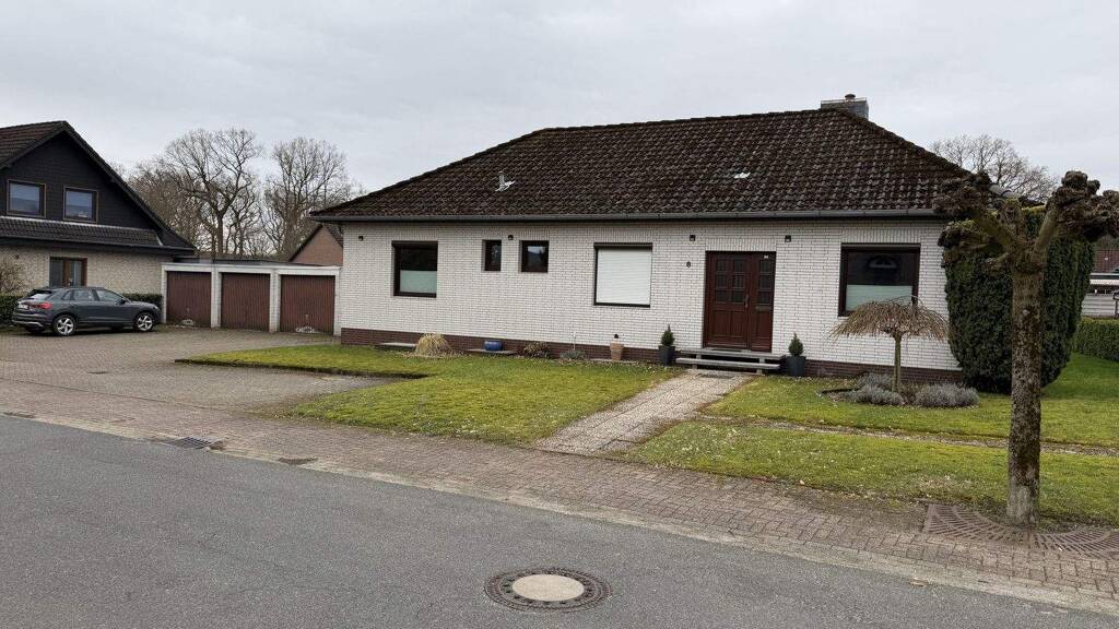Haus zum Kauf 269.000 € 6 Zimmer 118 m² 827 m² Grundstück Cadenberge 21781