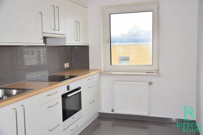 Dachgeschosswohnung mit 2 Zimmern in 1130 Wien, Hietzing