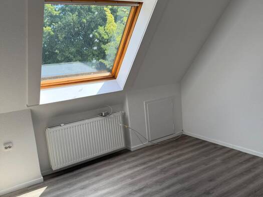 Wohnung zur Miete 525 € 3 Zimmer 72 m² 2. Geschoss frei ab sofort Werdumer Straße 104 Altengroden Wilhelmshaven 26386